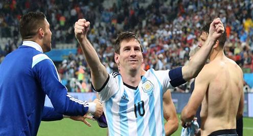 ميسي وزيدان ورونالدينيو وكوكبة من النجوم يشاركون في "مباراة من أجل السلام"